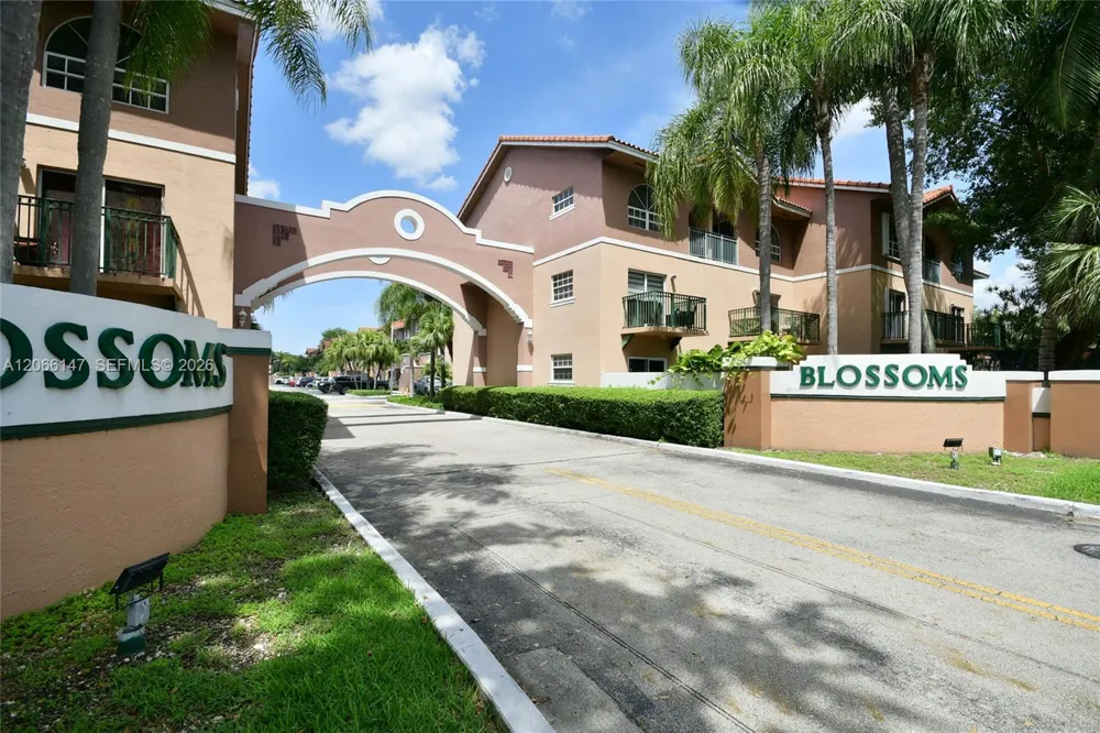 10026 Hammocks Blvd #103-6 Miami, FL 33196