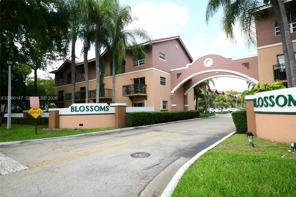 10026 Hammocks Blvd #103-6 Miami, FL 33196