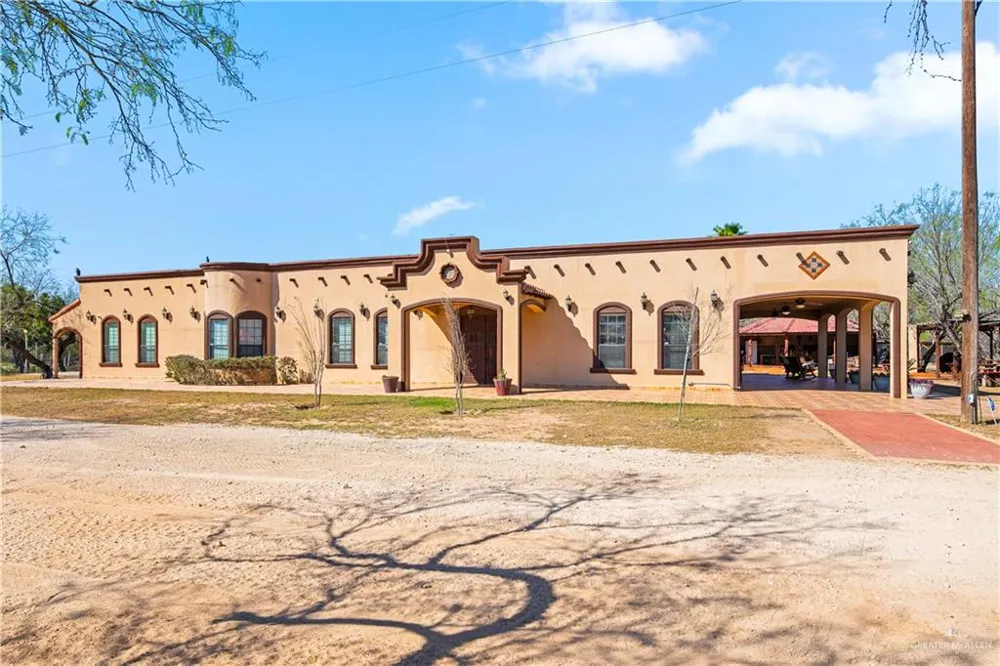 38713 FM 681 Linn, TX 78563