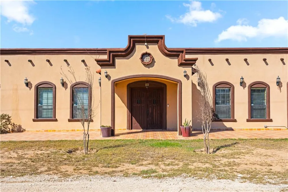 38713 FM 681 Linn, TX 78563