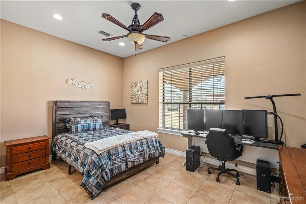 38713 FM 681 Linn, TX 78563