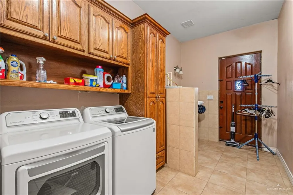 38713 FM 681 Linn, TX 78563