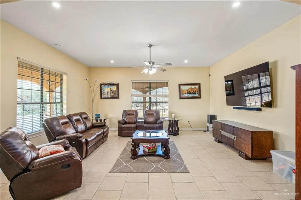 38713 FM 681 Linn, TX 78563
