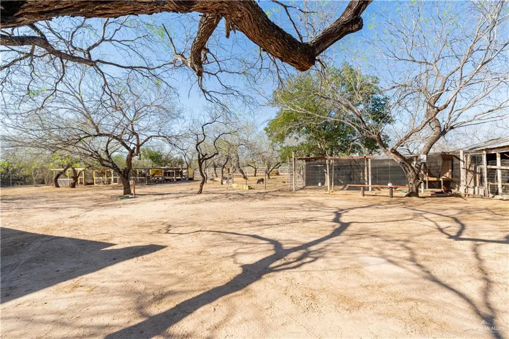 38713 FM 681 Linn, TX 78563
