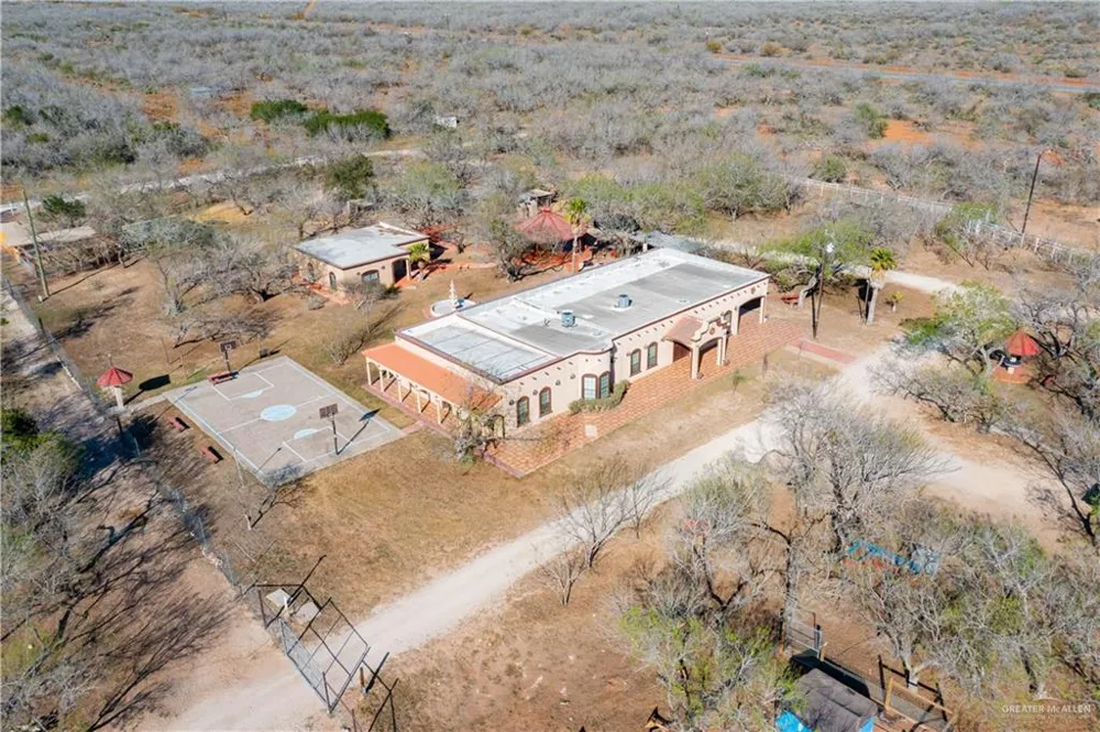 38713 FM 681 Linn, TX 78563