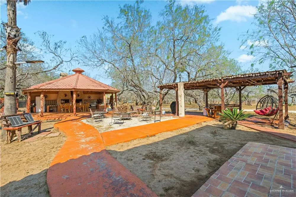 38713 FM 681 Linn, TX 78563