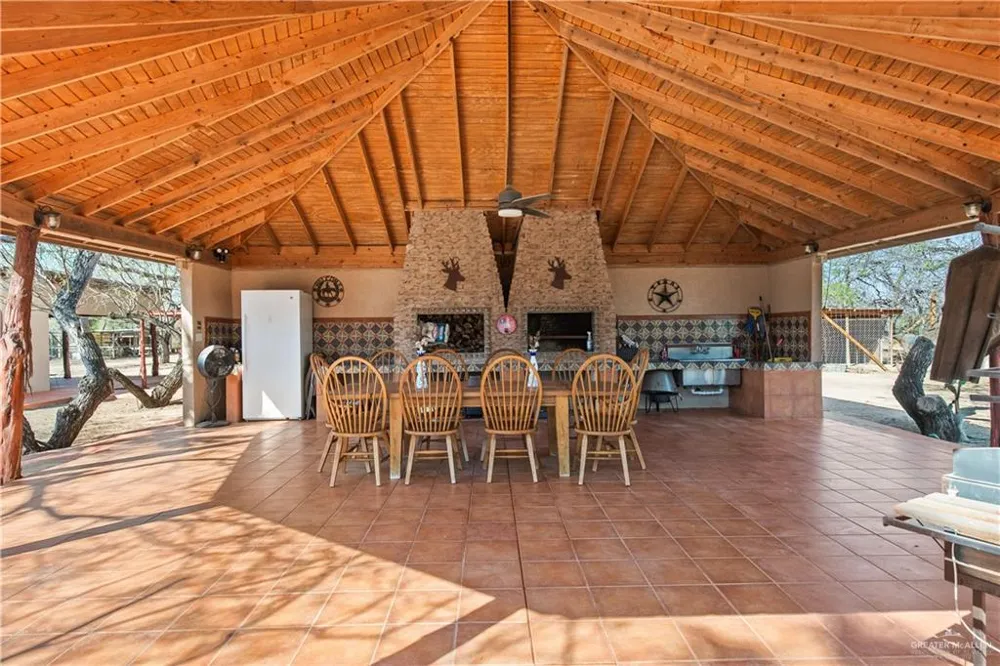 38713 FM 681 Linn, TX 78563