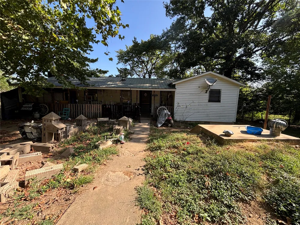 29824 144 Highway Smithville, OK 74957