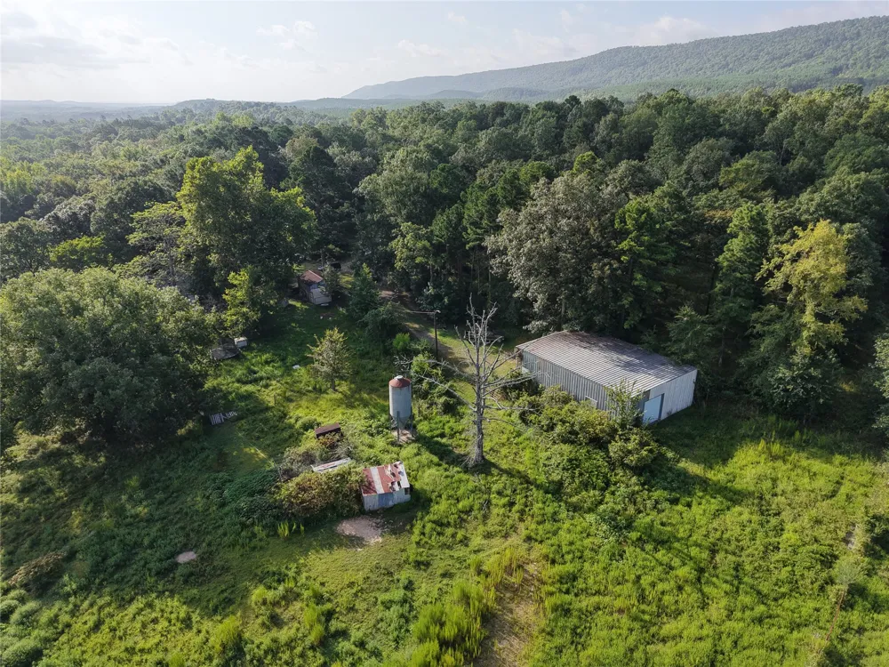 29824 144 Highway Smithville, OK 74957