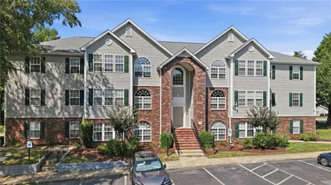 822 Scholastic Drive