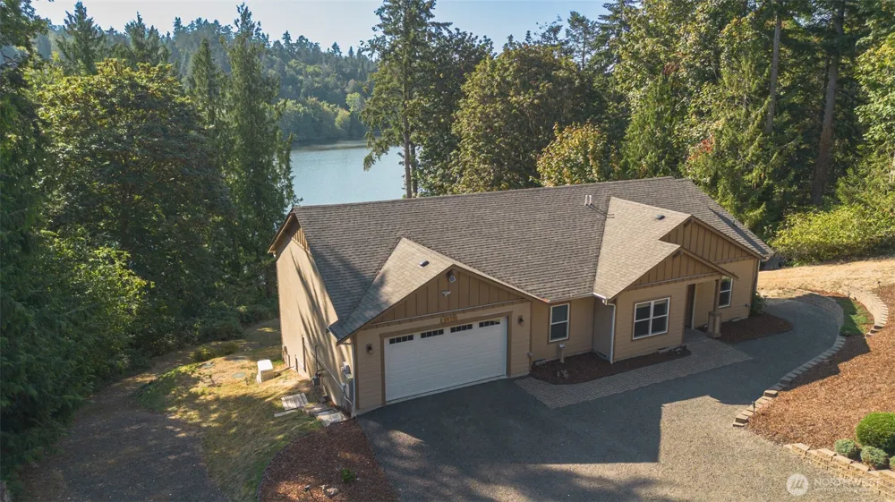 8479 E Caraway Road Port Orchard, WA 98366