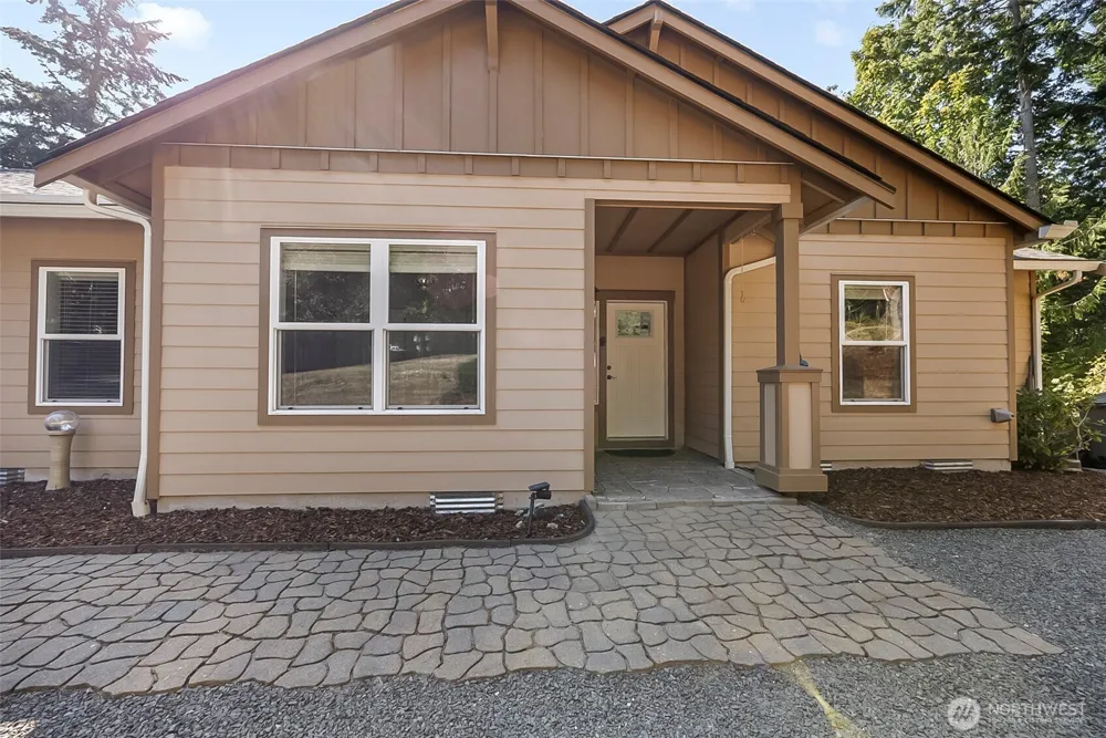 8479 E Caraway Road Port Orchard, WA 98366