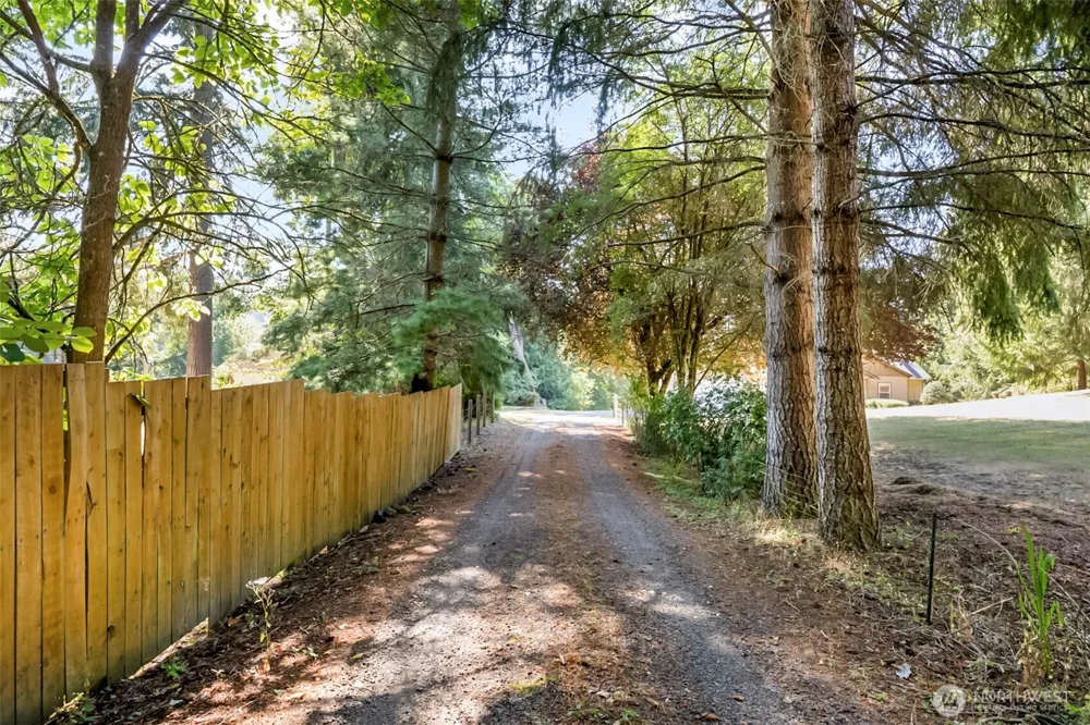 8479 E Caraway Road Port Orchard, WA 98366