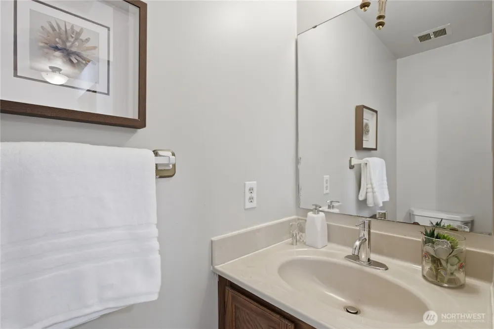 10422 165th PL NE Redmond, WA 98052