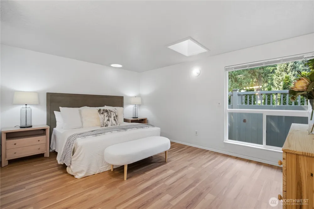 10422 165th PL NE Redmond, WA 98052