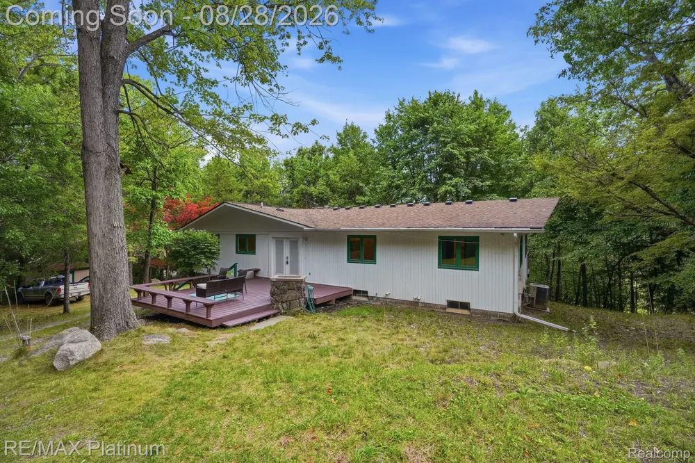 2420 Shagbark Milford Charter Township, MI 48380