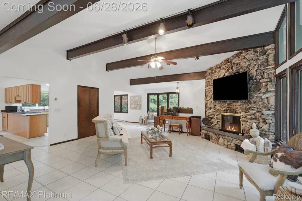 2420 Shagbark Milford Charter Township, MI 48380