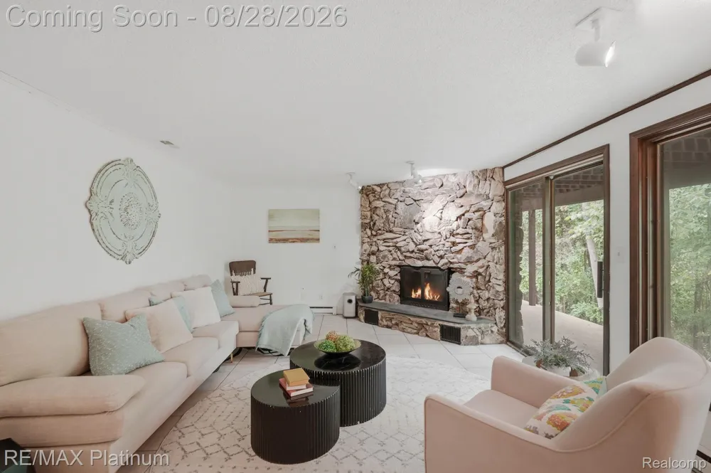 2420 Shagbark Milford Charter Township, MI 48380