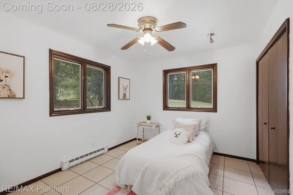 2420 Shagbark Milford Charter Township, MI 48380