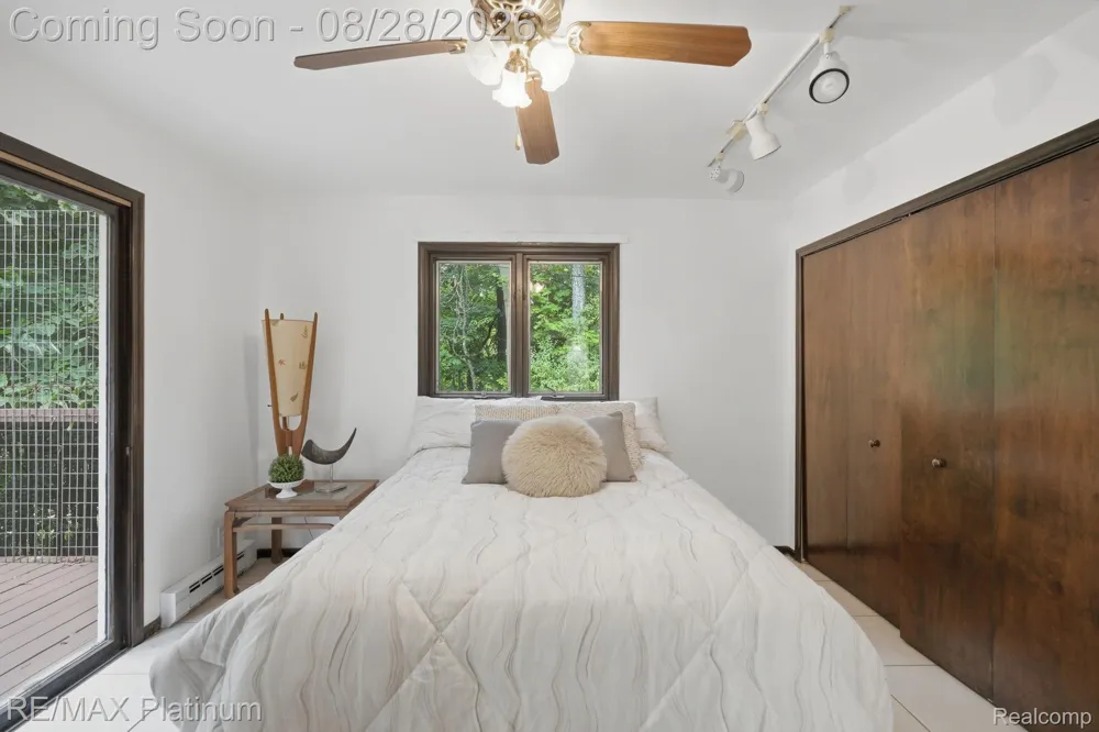 2420 Shagbark Milford Charter Township, MI 48380