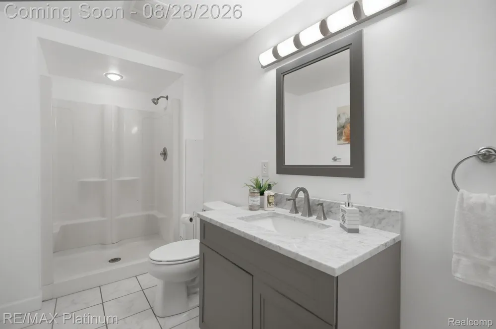 2420 Shagbark Milford Charter Township, MI 48380