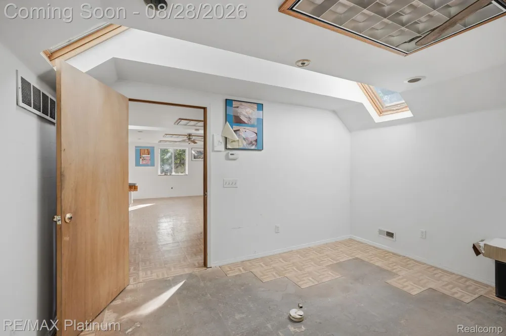 2420 Shagbark Milford Charter Township, MI 48380