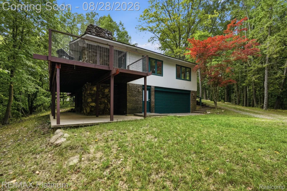 2420 Shagbark Milford Charter Township, MI 48380