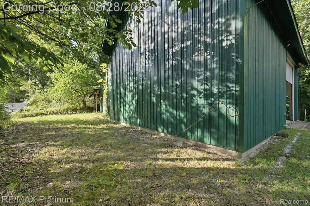 2420 Shagbark Milford Charter Township, MI 48380