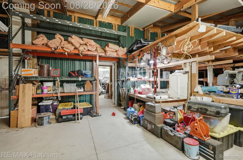 2420 Shagbark Milford Charter Township, MI 48380