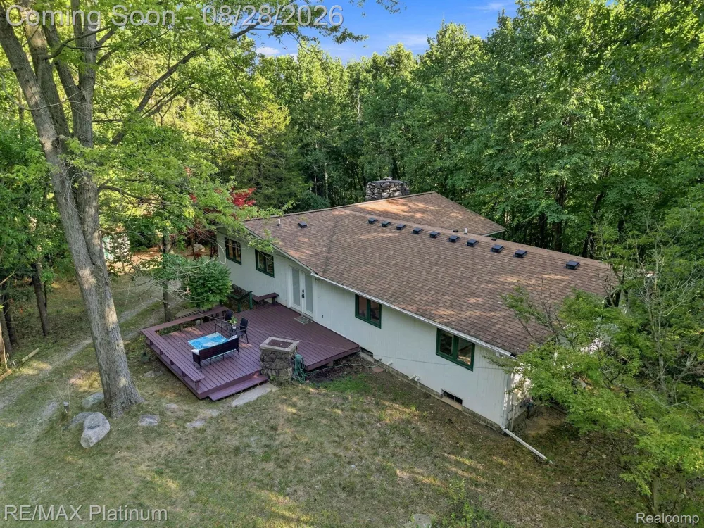 2420 Shagbark Milford Charter Township, MI 48380