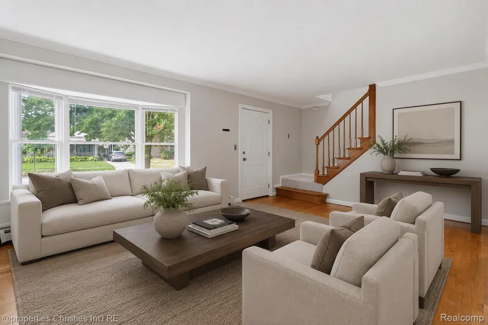 2424 Dallas Avenue Royal Oak City, MI 48067