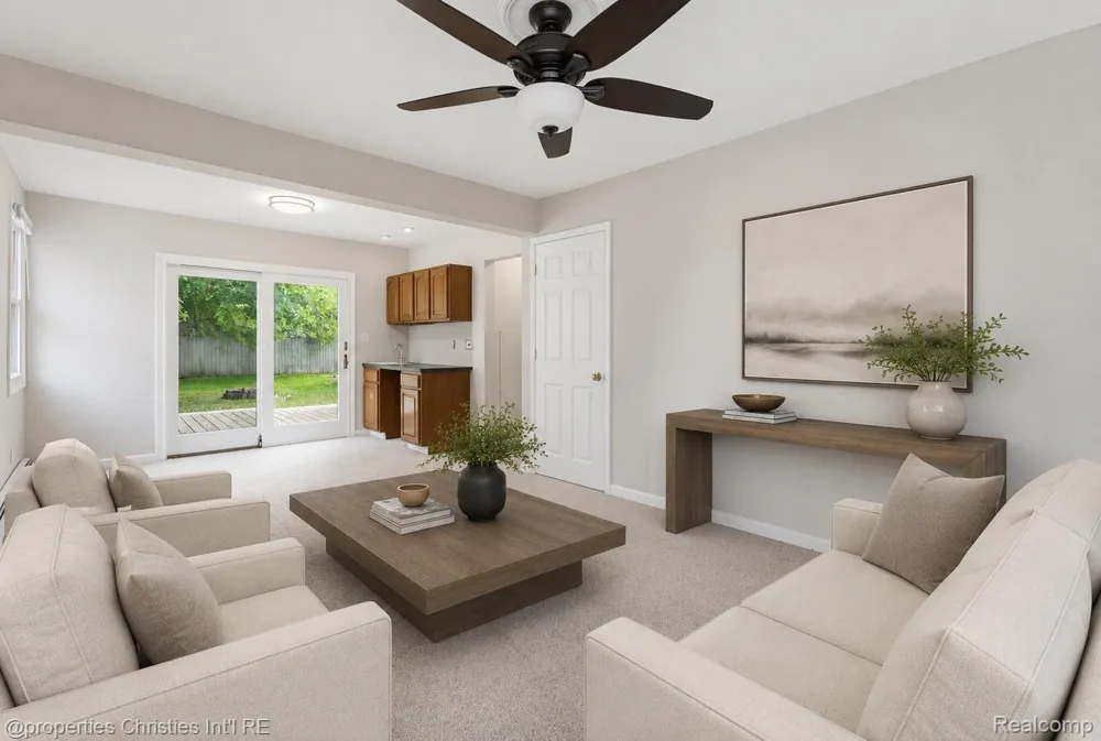 2424 Dallas Avenue Royal Oak City, MI 48067