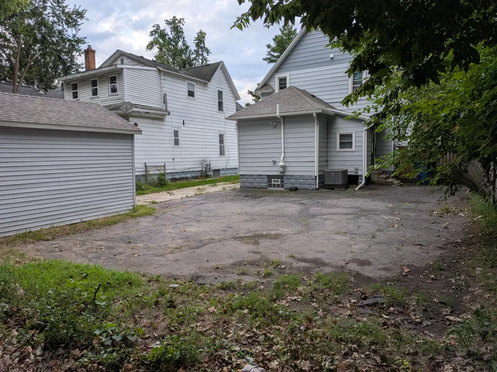 1305 Reed Avenue Kalamazoo City, MI 49001