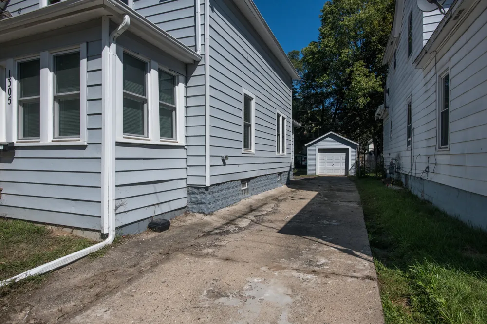 1305 Reed Avenue Kalamazoo City, MI 49001