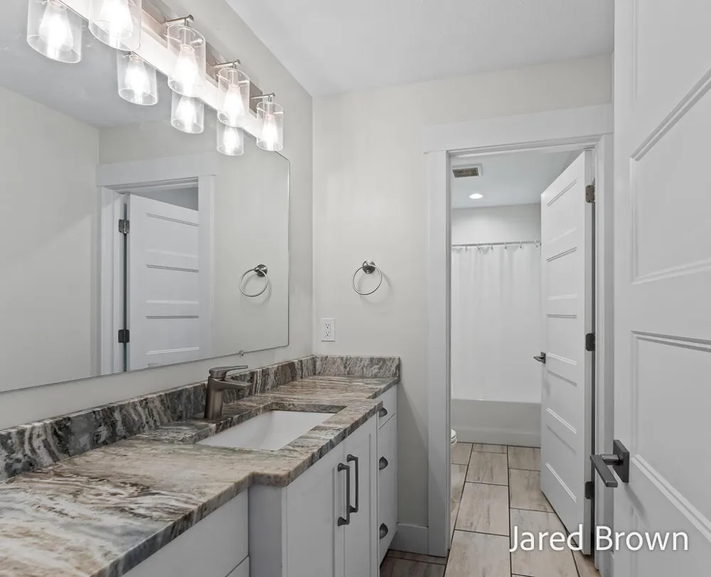17528 136th Avenue Crockery Township, MI 49448