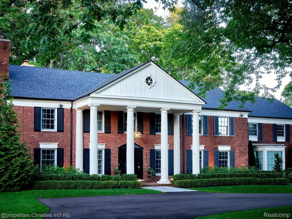 950 E Glengarry Circle Bloomfield Hills City, MI 48301