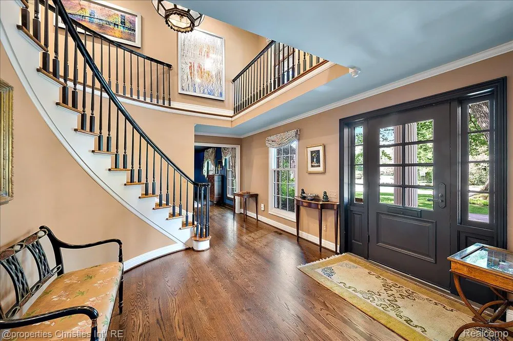 950 E Glengarry Circle Bloomfield Hills City, MI 48301
