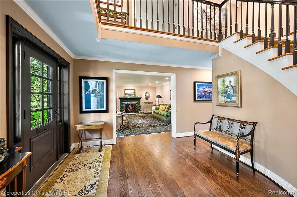 950 E Glengarry Circle Bloomfield Hills City, MI 48301