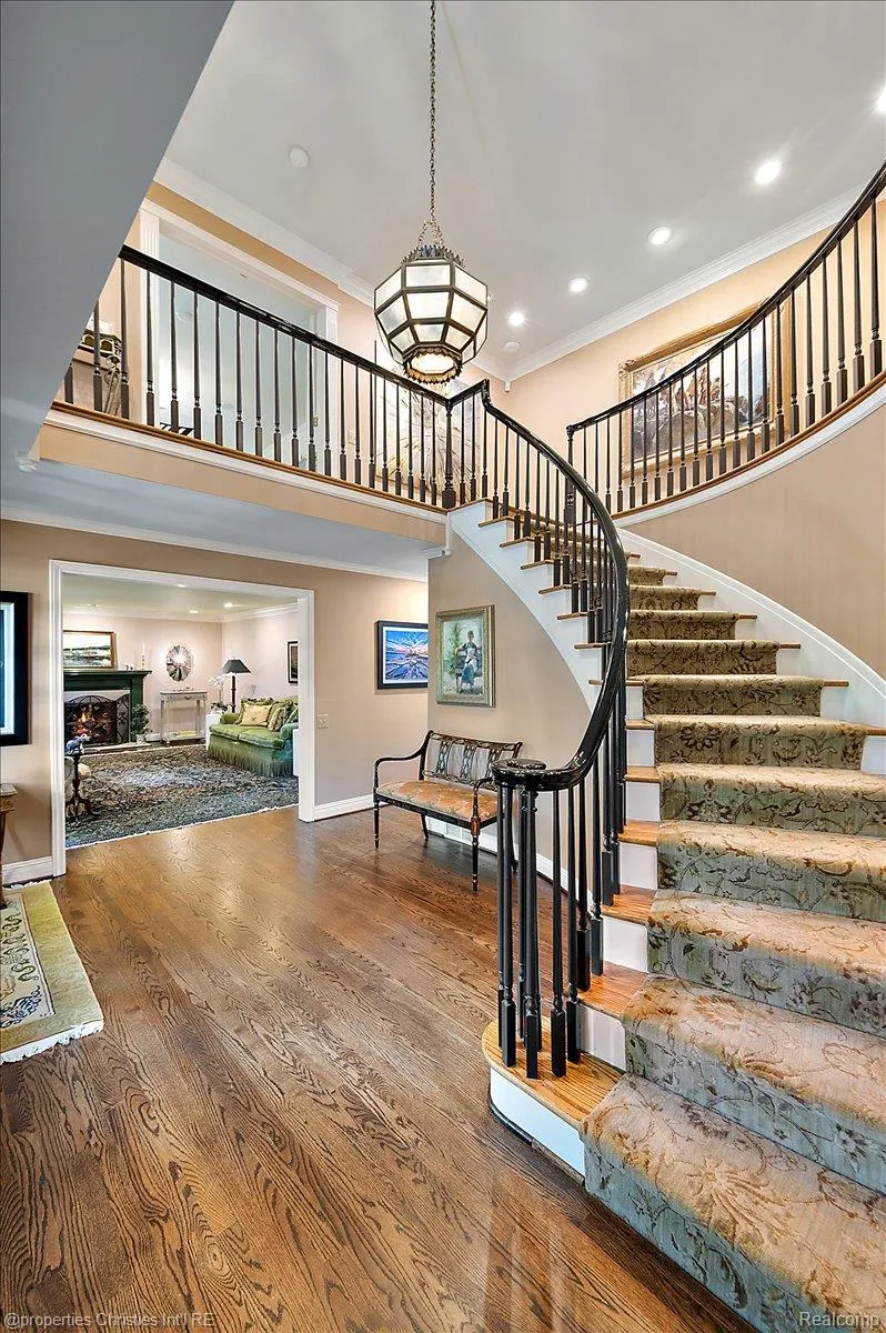 950 E Glengarry Circle Bloomfield Hills City, MI 48301