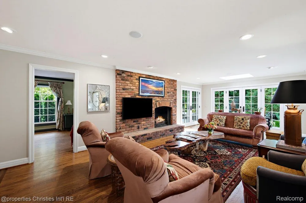 950 E Glengarry Circle Bloomfield Hills City, MI 48301