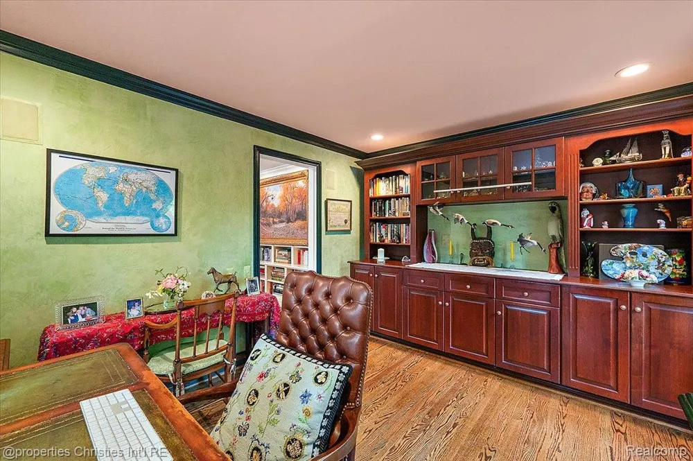 950 E Glengarry Circle Bloomfield Hills City, MI 48301