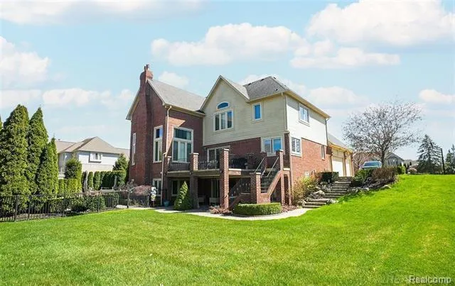 54182 Queensborough Drive Shelby Charter Township, MI 48315