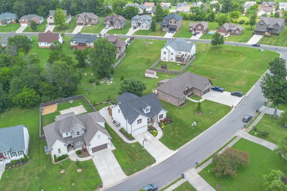 4002 Omaha Ct Mount Juliet, TN 37122