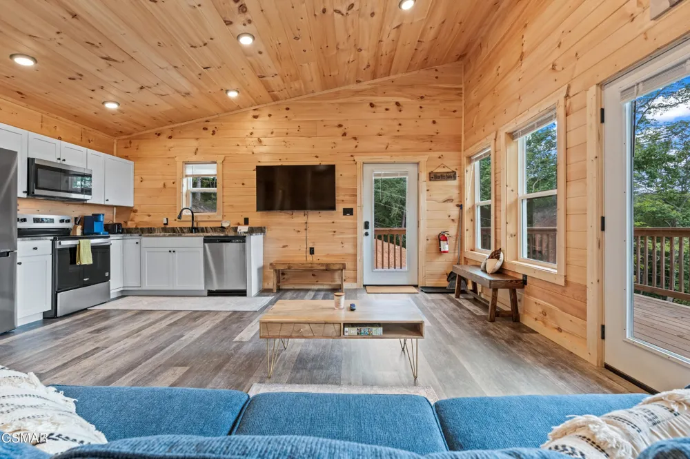 21222128 Bluff Mountain Road Sevierville, TN 37876