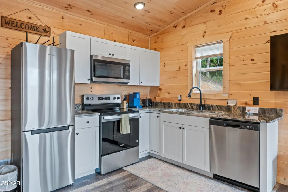 21222128 Bluff Mountain Road Sevierville, TN 37876