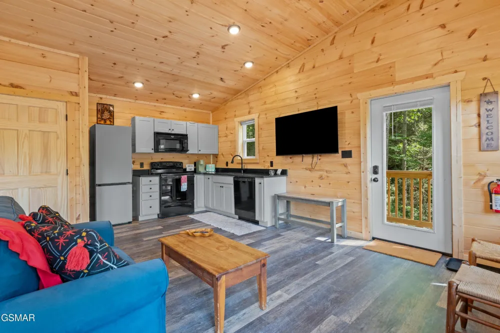 21222128 Bluff Mountain Road Sevierville, TN 37876