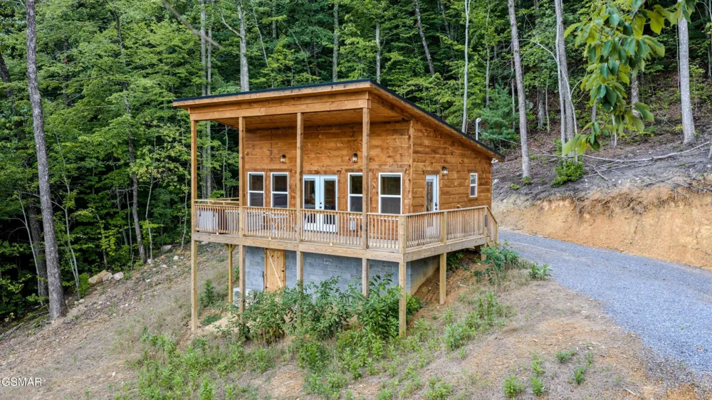 21222128 Bluff Mountain Road Sevierville, TN 37876