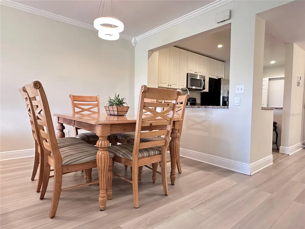 7173 W COUNTRY CLUB DRIVE #242 Sarasota, FL 34243