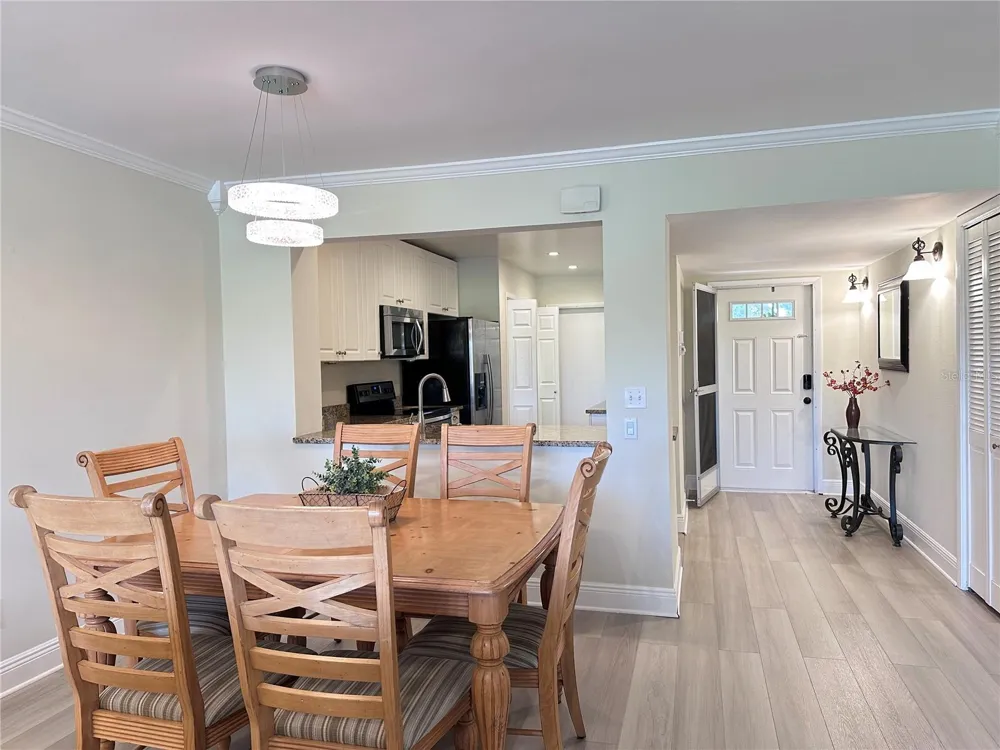 7173 W COUNTRY CLUB DRIVE #242 Sarasota, FL 34243