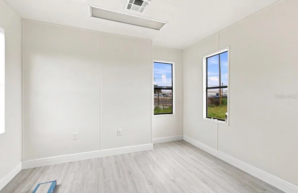 4946 E HILLSBOROUGH AVENUE Tampa, FL 33610